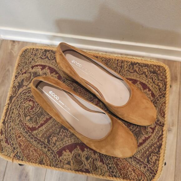 NWOT ECCO Shape 35 Mod Block Suede Pumps  Size 8 - Picture 6 of 8